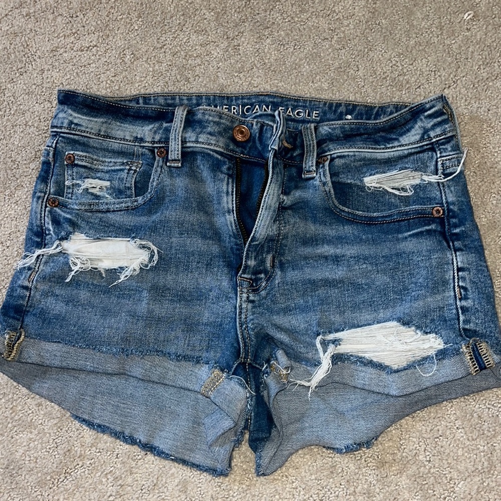 Cute stretchy low waisted jean shorts